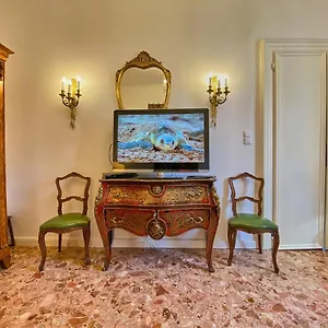  Apartment Venezianischer Palazzo Mit Kostenlosen Wlan Nähe Markusplatz Italien